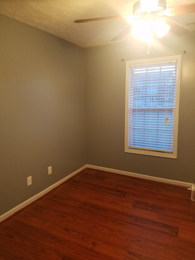 Fotografía del edificio - 11 Tiger Tank Ct