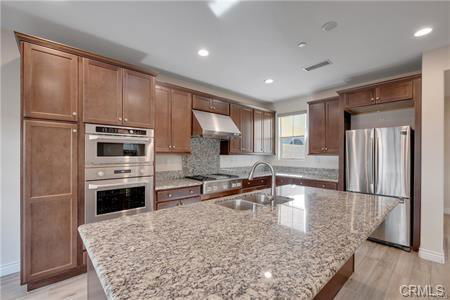 Building Photo - 104 Globe