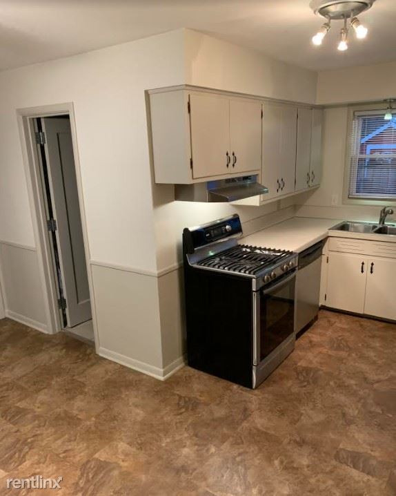 Building Photo - 2 br, 1 bath Duplex - 3180 60th St SE