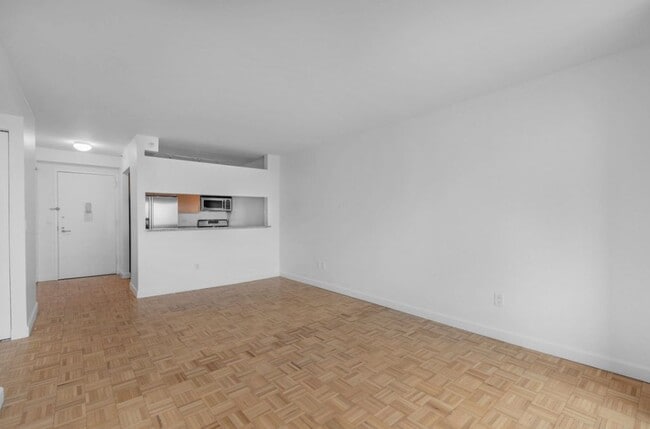 Foto del edificio - 221 E 72nd St