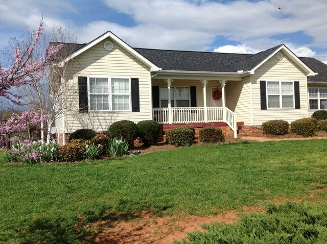 Foto del edificio - 116 McClain Lake Drive