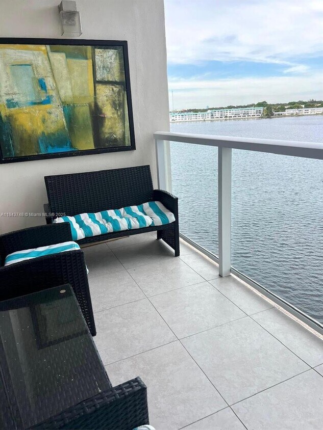Foto principal - 1301 NE Miami Gardens Dr