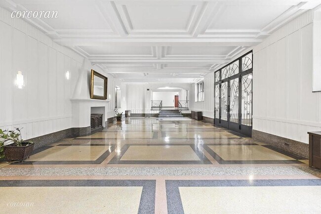Lobby del 5911QB - 5911 Queens Blvd