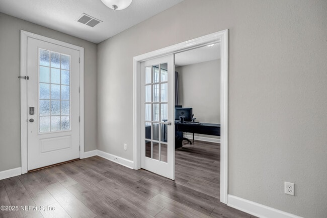 Foto del edificio - 23 Catesby Ln