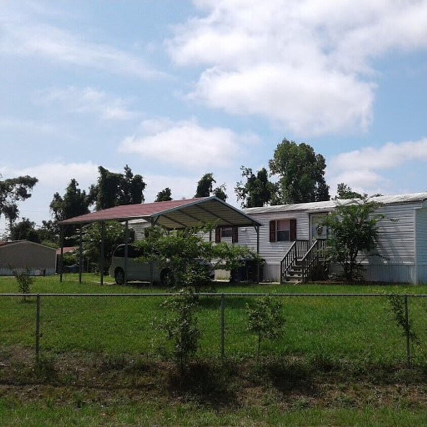 Primary Photo - 300 Leonard St