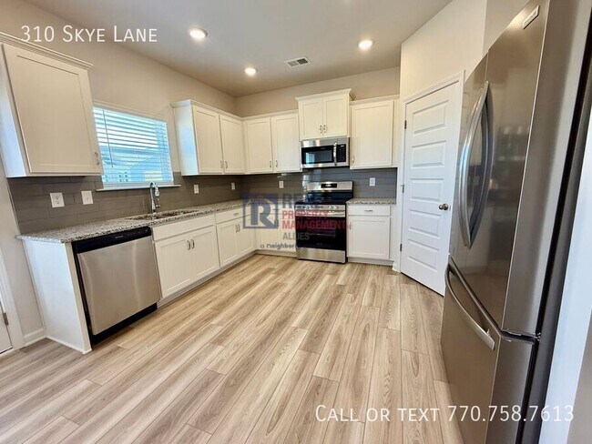 Foto del edificio - 310 Skye Ln