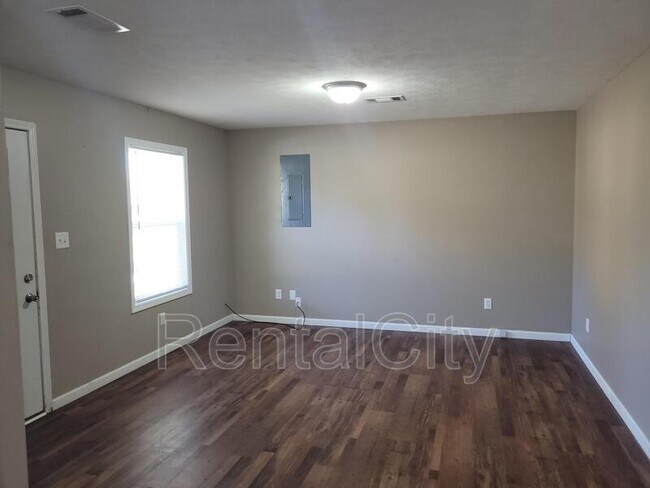 Foto del edificio - 1851 Harris St