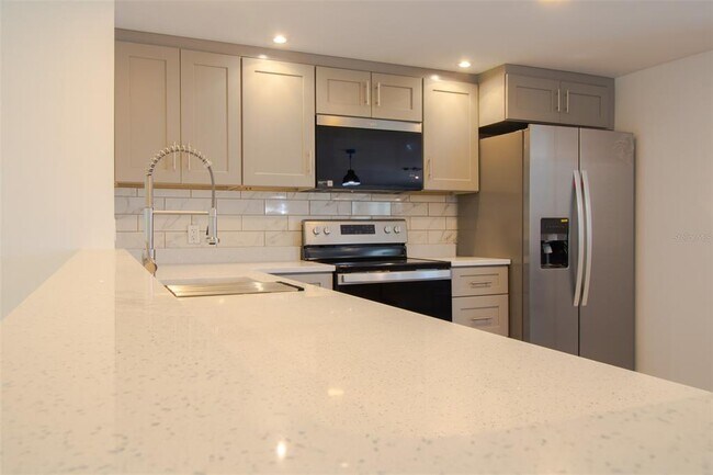 Foto del edificio - 4416 Rudder Way