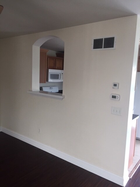Building Photo - 434 N Guy Ln