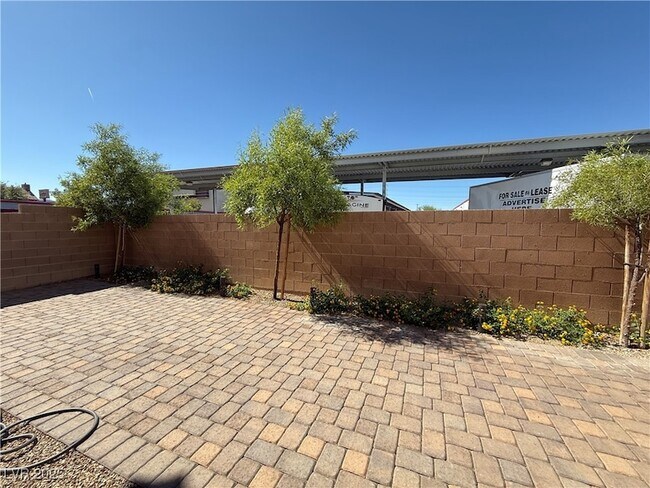 Foto del edificio - 9326 Noble Sage Ave