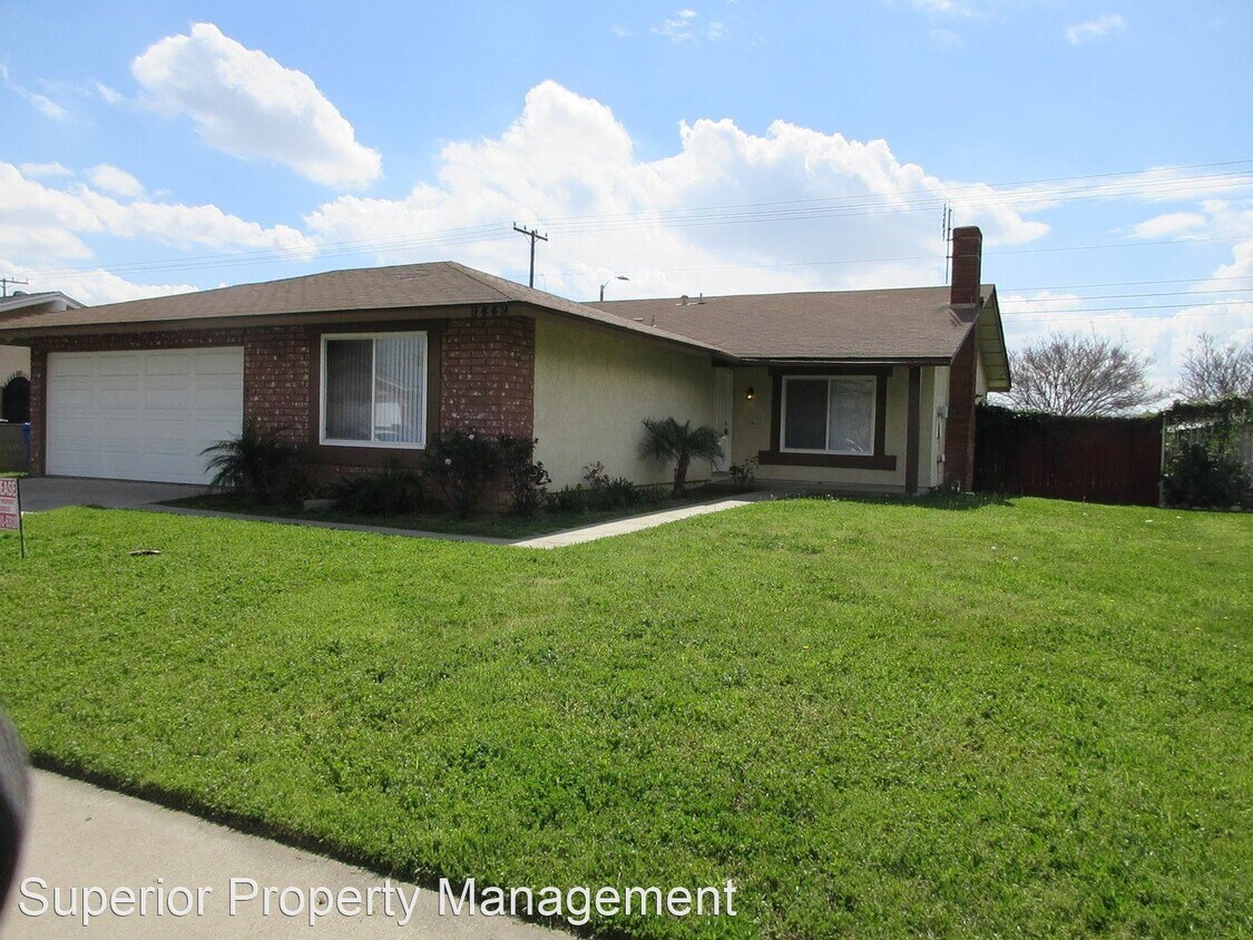 Primary Photo - 5 br, 2 bath House - 9449 Calle Vejar