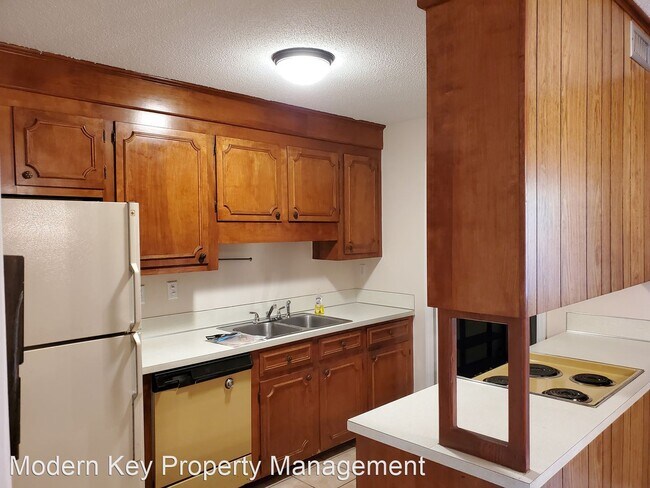 Building Photo - 3 br, 1.5 bath House - 4418 N Shirley Dr