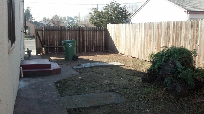 Foto del edificio - Spacious 2 Bedroom 1 Bath House in Oakland...