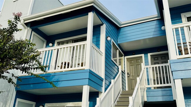 Building Photo - 3506 Cove View Blvd