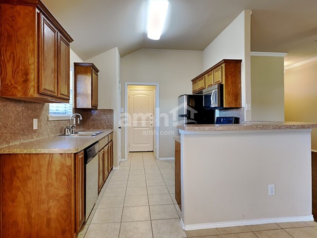 Building Photo - 313 Wonder Oak Ct