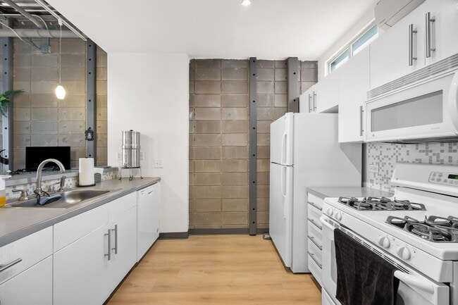 Building Photo - 4801 S Congress Ave