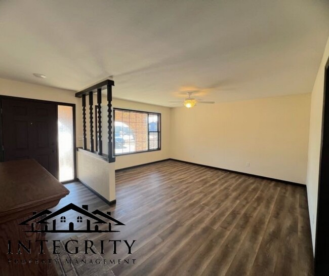 Foto del edificio - Fenced Home Close to FLW!