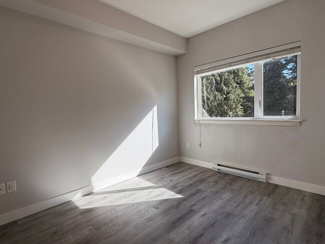 Building Photo - 20 Barsby Ave