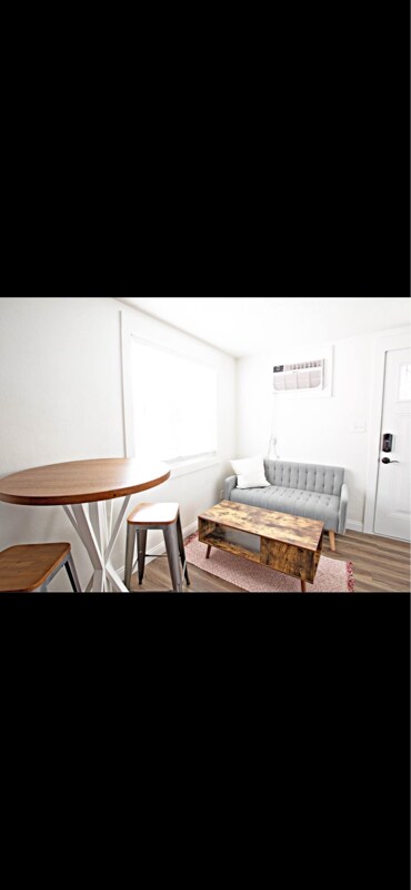 Building Photo - 396 N Elm St