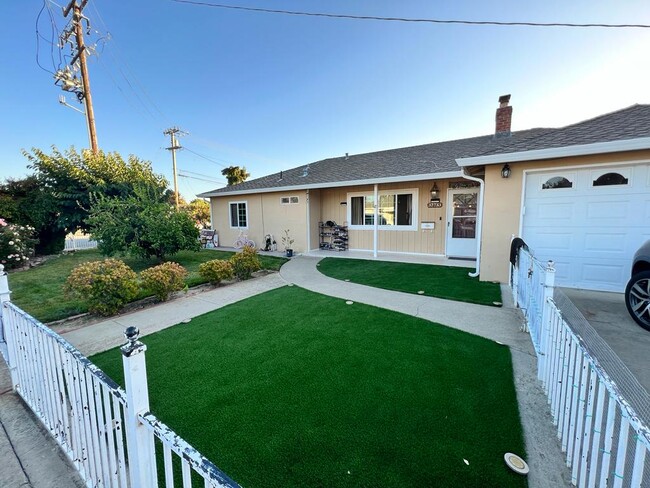 Building Photo - 37733 Arlene Ct