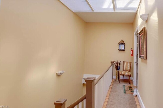 Foto del edificio - 703 W Princess Anne Road Unit 5