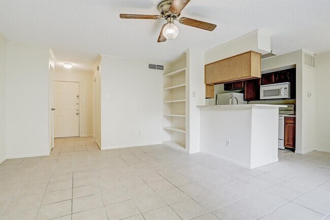 Building Photo - 2120 El Paseo St
