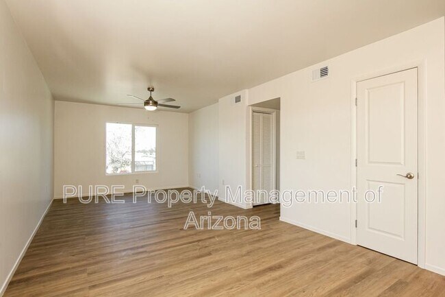 Building Photo - 6077 N 60th Ave