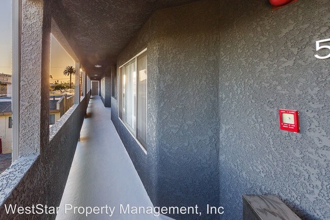 Building Photo - 910 Gaviota Ave