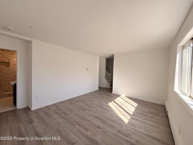 Foto del edificio - 330R Cherry St