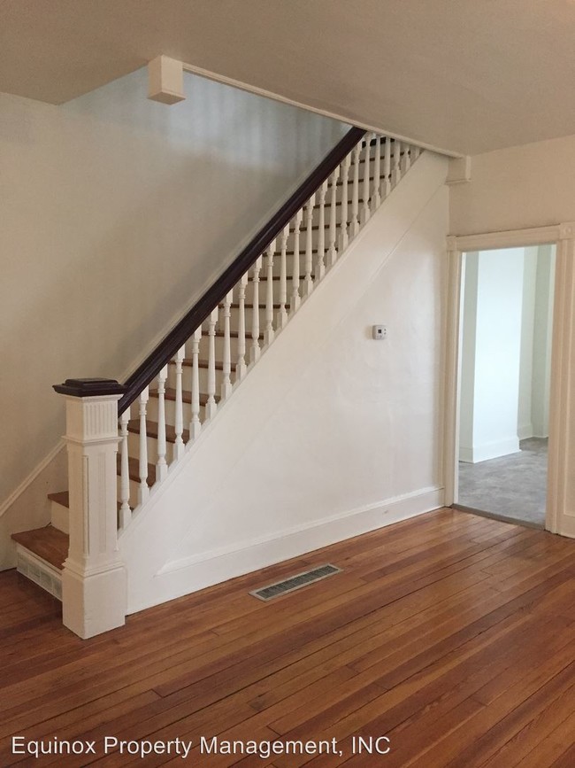 Building Photo - 3 br, 1 bath House - 1233 1/2 Mechanic Street