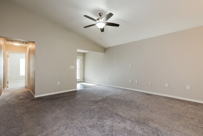 Foto del edificio - 8006 Brookeshire Dr