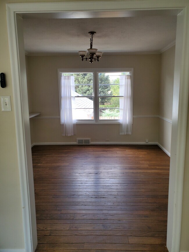 Dining room - 2822 Connor St