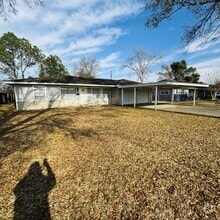 Building Photo - 5569 Sonnier Ln