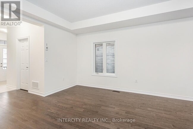 Building Photo - 299 Fleetwood Dr
