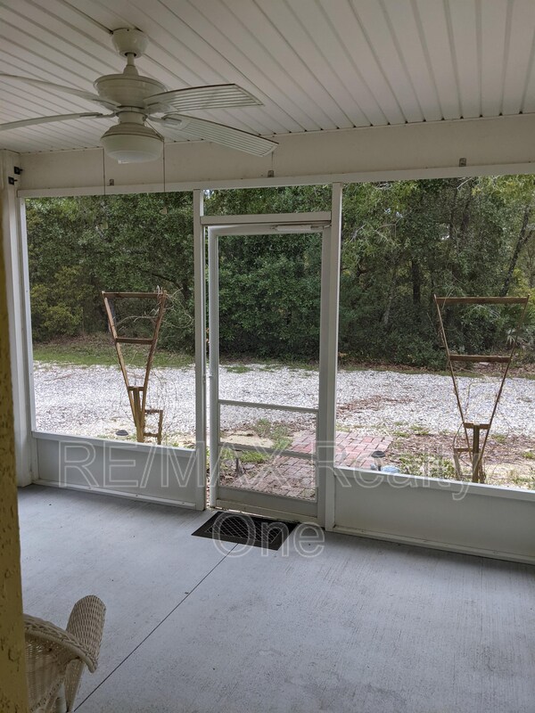 Building Photo - 7158 N Heather Dr