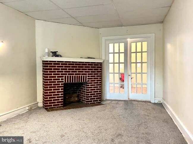 Building Photo - 1305 Dyre St