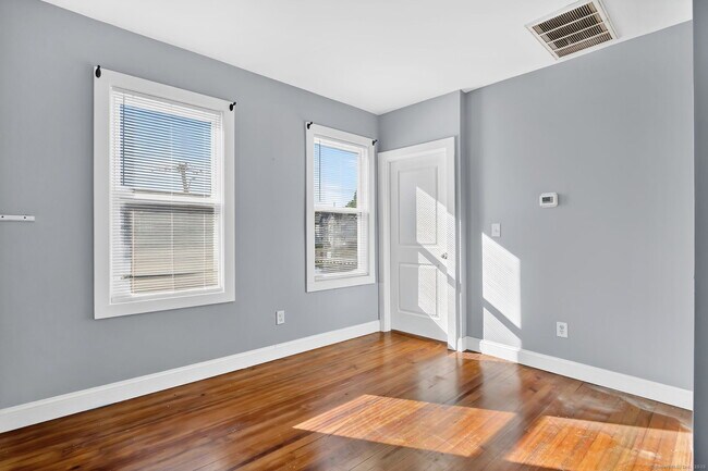 Foto del edificio - 14 Belden St