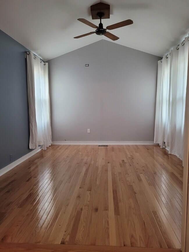 Foto del edificio - 5837 Grand Ave S