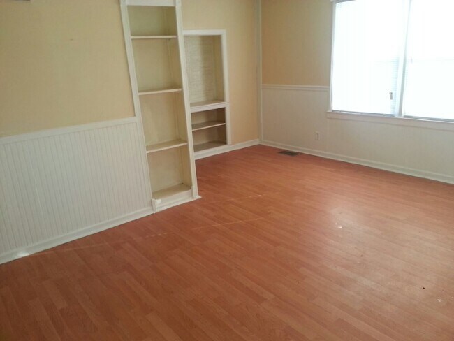 Foto del edificio - 3207 N Bolton Ave