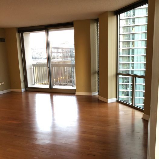 living room - 222 N Columbus Dr