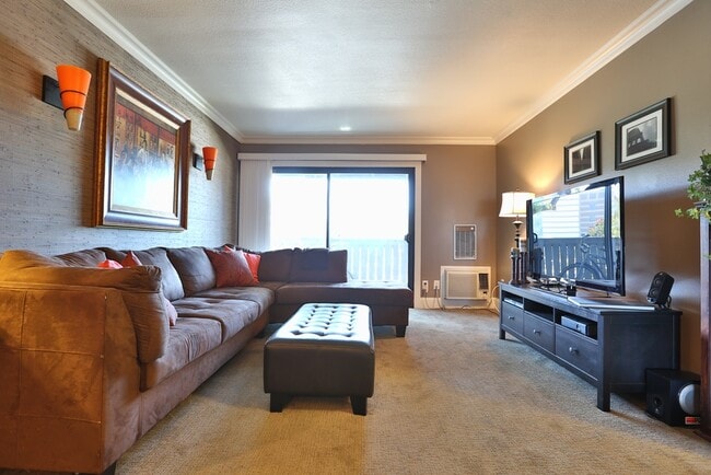 Building Photo - 100 Kinross Dr