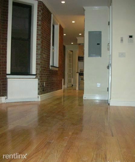 Building Photo - 452 W 49th St