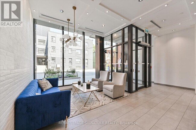 Photo du bâtiment - 246 Logan Ave