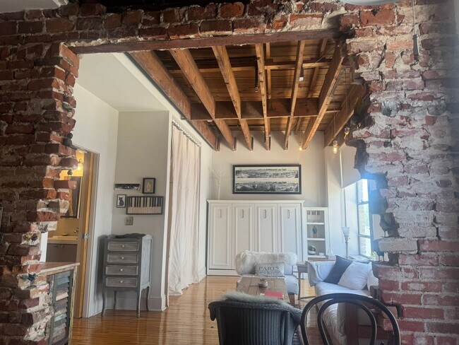 Foto del edificio - Knoxville Downtown living, just steps from Market Square!!  Historic Daylight Building - Studio u...