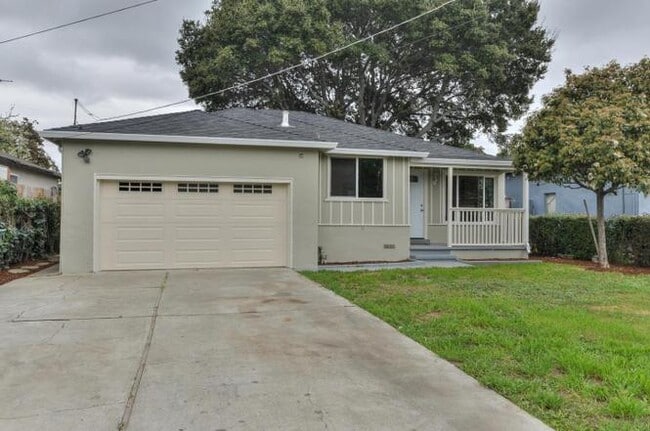 Building Photo - 12 Camellia Ct