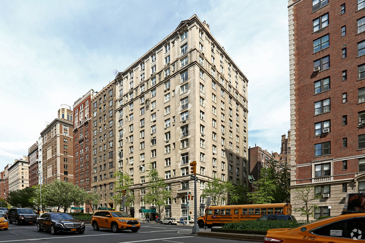 Building Photo - 925 Park Ave