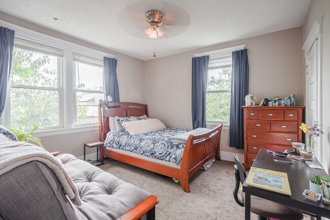 Foto del edificio - Updated XU Student Rental House