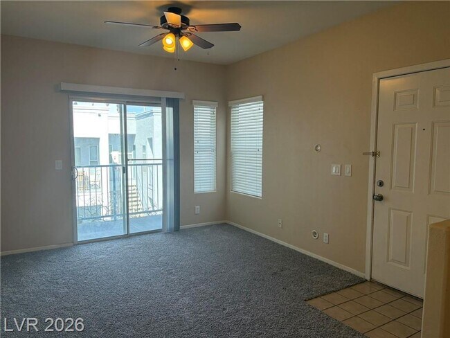 Foto del edificio - Green Valley 1BR Condo with Quartz Counters, Pool & Covered Parking