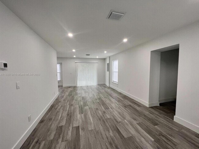 Foto del edificio - 9220 Bouquet Rd