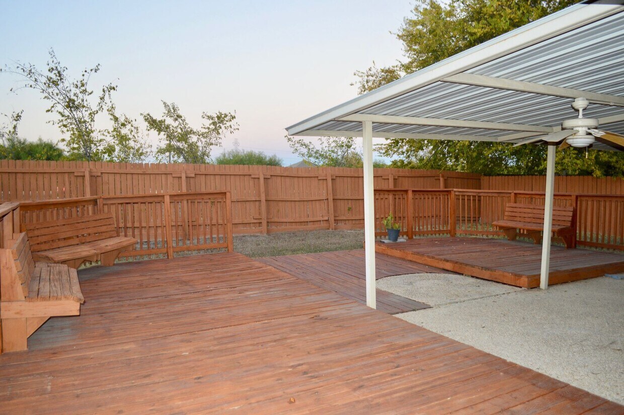 Foto principal - Beautiful and spacious 3 bed 2 bath.